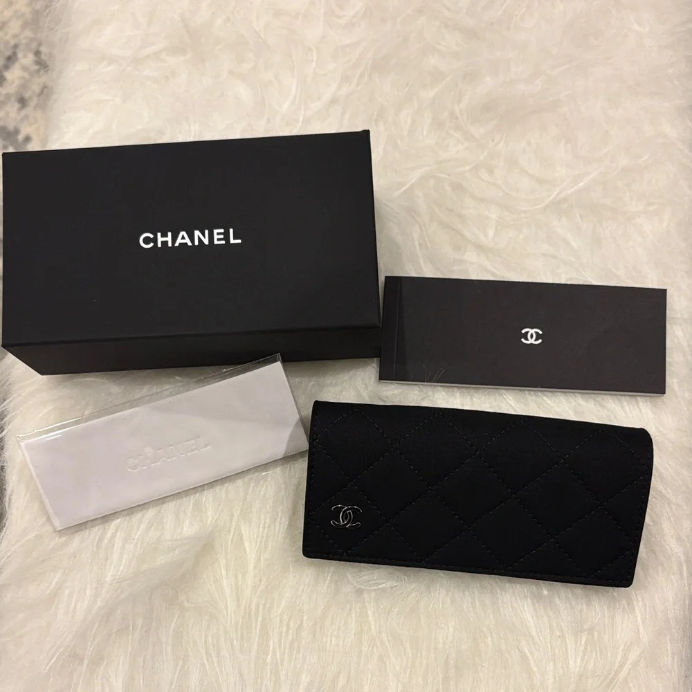 CHANEL | Accessories | Nib Chanel Black Quilted Sunglasses  display picture 2
